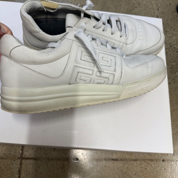 Givenchy 4G Logo Detailed Low-Top Sneakers White - Picture 5 of 10